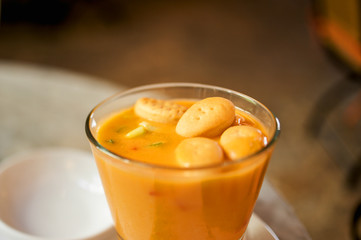 Hokkaido pumpkin soup with small bread