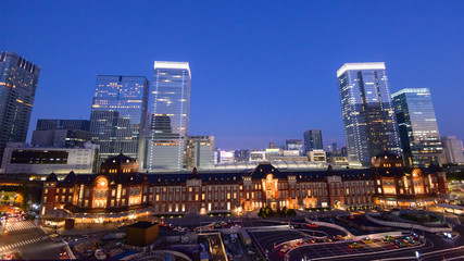 Obraz premium Night view of Tokyo Station
