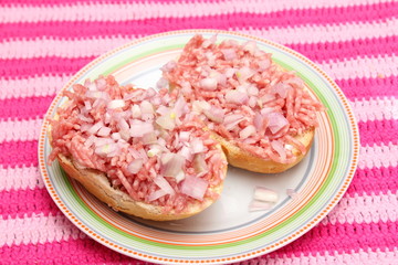 Brötchen mit Hackepeter