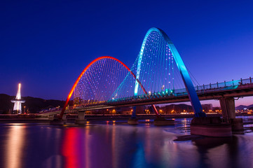 Obraz na płótnie Canvas Expro bridge in daejeon,korea.