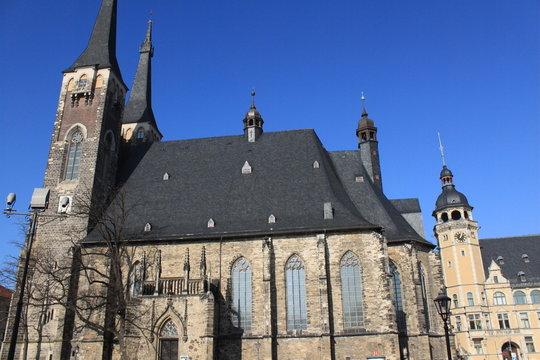 Stadtkirche St. Jakob und Rathaus in K&ouml;then/ Anhalt