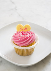 pink cupcake love 2
