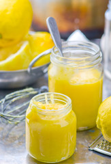 the lemon curd