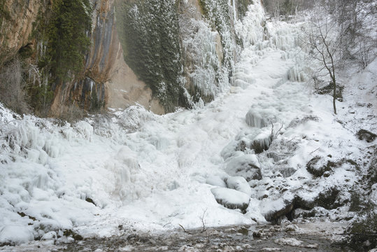 Frozen waterfall of Chorron de Viguera, La Rioja (Spain)