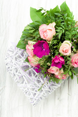 Blumenstrauss auf einen Hintergrund