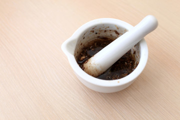 Porcelain mortar with spices