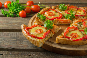 Pizza with pepper and chicken