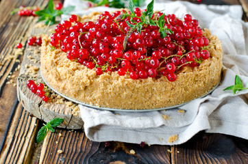 Cheesecake with red currants
