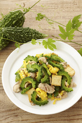 ゴーヤーチャンプルー（花鰹）