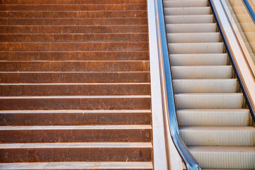 Stairs vs escalator