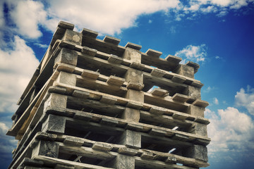 Pallets con sfondo cielo