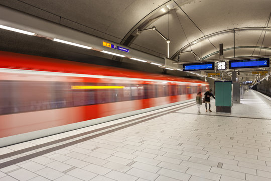 U-Bahn Zug Verkehr