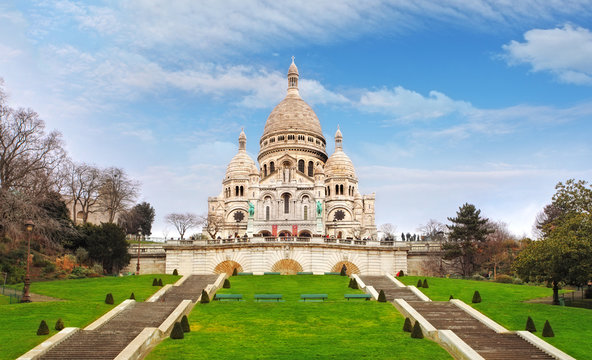 Fototapeta Basilica of Sacre-Coeur in Montmartre, Paris