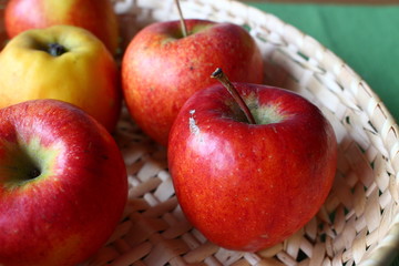 Äpfel im Korb