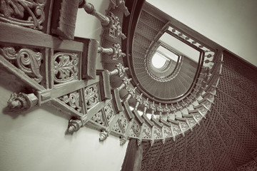 Stare klasyczne schody - obrazy, fototapety, plakaty