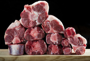 Carne roja rabo o cola de toro vaca o ternera crudo para cocina