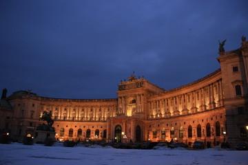 Fototapeta premium Vienna Hofburg palace night view (2)