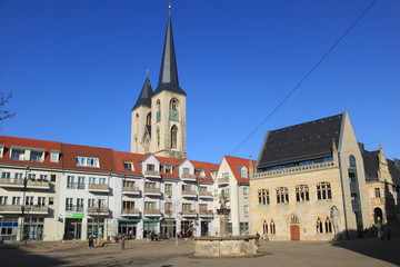 Obraz premium Wiederaufgebauter Holzmarkt in Halberstadt