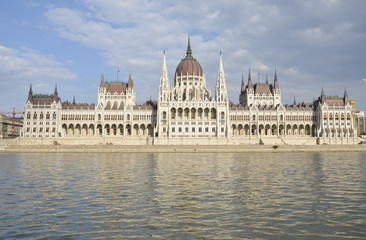 Fototapeta na wymiar Palazzo del Parlamento di Budapest. 3