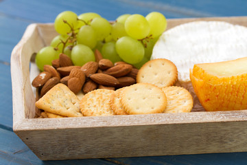 cookies with cheese, grapes