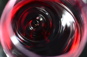 Rotwein im Glas
