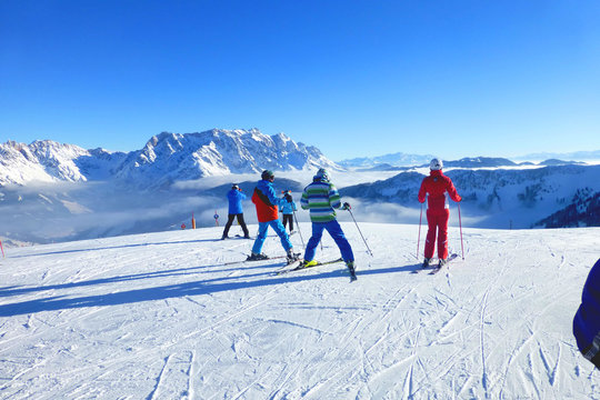 Skifahrer gegenüber dem Hochkönig