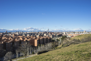 Fototapeta na wymiar Metropolis, Madrid skyline, views from Tio Pio Park