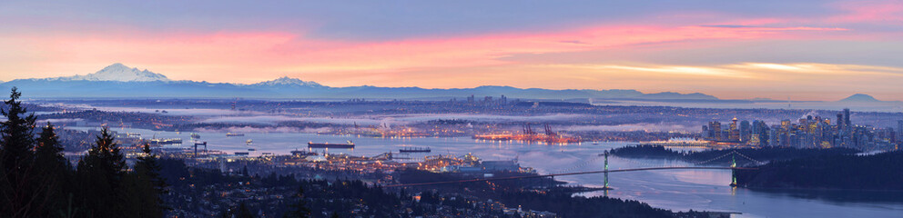 Obraz premium Panoramiczne widoki miast Vancouver