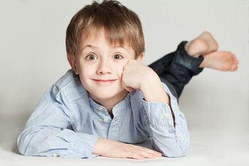 Naklejka premium Cute child boy