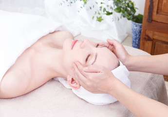 Obraz na płótnie Canvas エステ Face massage