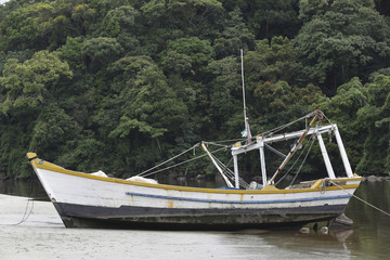 boat abandoned