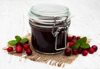 cranberry jam with fresh fruits