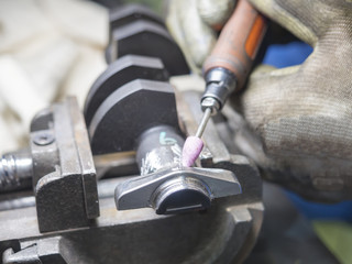 operator finishing mold and die parts