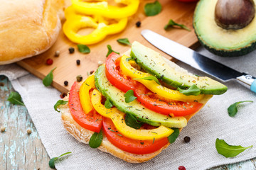 Avocado sandwich