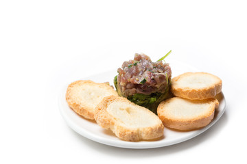 Tuna tartare with bread