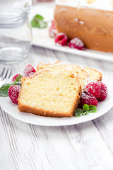 Kuchen mit Himbeeren