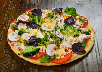 Delicious vegetarian pizza with mushrooms