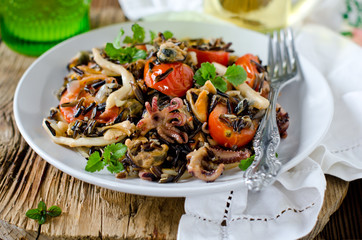 Wild rice with seafood and vegetables