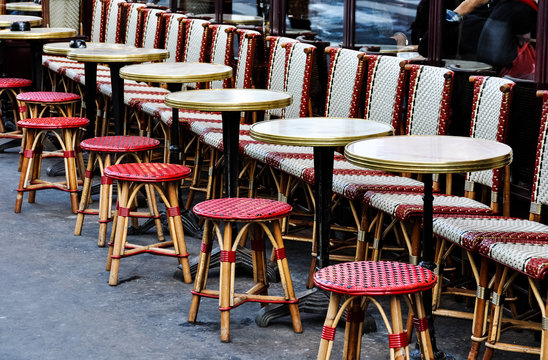 Sidewalk cafe in Paris