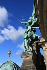 Engelgruppe an der Berliner Domkuppel © holger.l.berlin