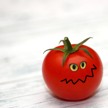 b&ouml;se rote Tomate
