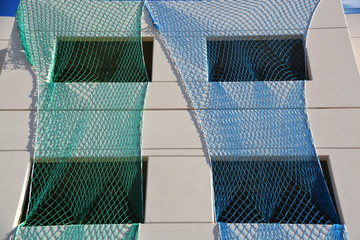 ventanas de un edificio en construccion