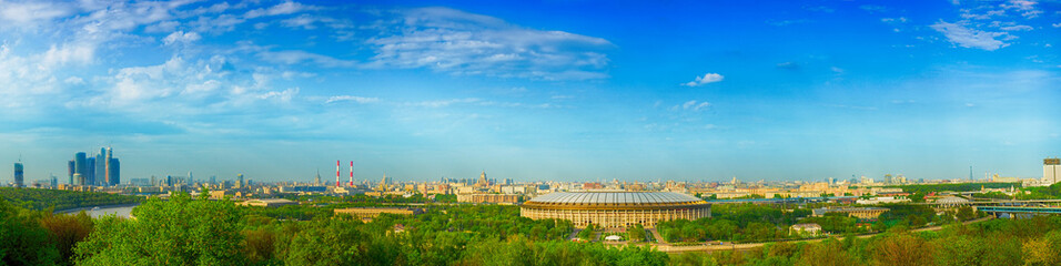 Fototapeta na wymiar Panoramic views of Moscow from vorobevy Hills