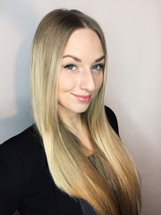 Portrait einer jungen hübschen Frau