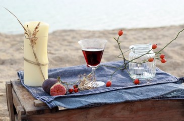 red wine on the beach - picnic in Scandinavian style