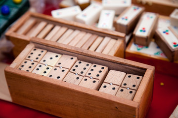 Domino Steine aus Holz