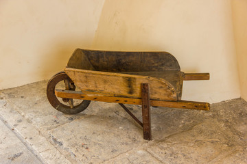 Fototapeta na wymiar Old wheelbarrow