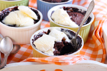 Rum and raisin chocolate puddings