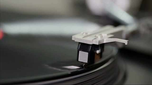 Vintage Plattenspieler mit Vinyl Schallplatte