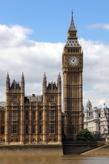 Fototapeta na wymiar The Palace of Westminster with Elizabeth Tower (Big Ben)